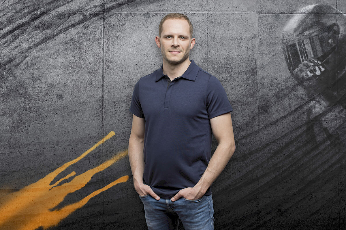 PW - 00 - MotoGP On-Air Team